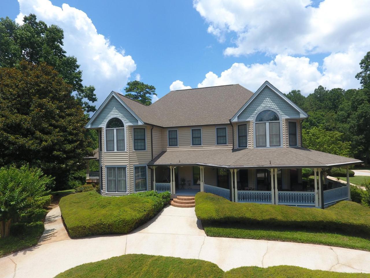 Pleasanton Courtyard Bed And Breakfast Fayetteville Bagian luar foto