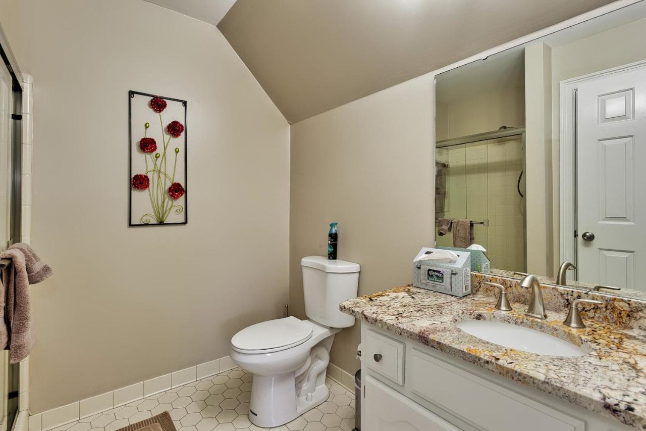 Pleasanton Courtyard Bed And Breakfast Fayetteville Bagian luar foto